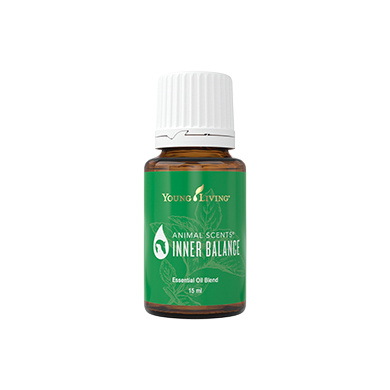Ätherisches Öl Animal Scents Inner Balance von Young Living, Braunglasflasche mit Etikett, freigestellt vor weissem Hintergrund