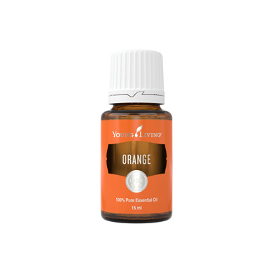 Ätherisches Öl Orange von Young Living, freigestellt vor weissem Hintergrund