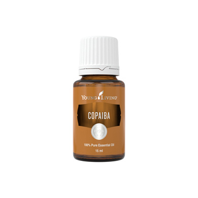 Ätherisches Öl Copaiba von Young Living, freigestellt vor weissem Hintergrund