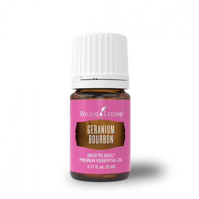 Ätherisches Öl Bourbon Geranie von Young Living, freigestellt vor weissem Hintergrund