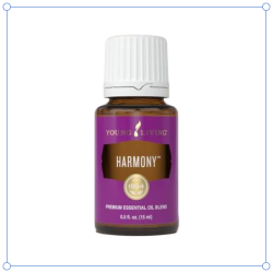 Ätherisches Öl "Harmony" von Young Living, Braunglasflasche mit Etikett mit Tropfer, freigestellt vor weißem Hintergrund Ätherisches Öl "Harmony" von Young Living, Braunglasflasche mit Etikett mit Tropfer, freigestellt vor weißem Hintergrund