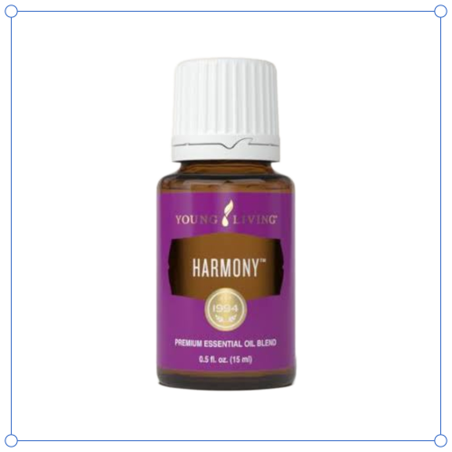 Ätherisches Öl "Harmony" von Young Living, Braunglasflasche mit Etikett mit Tropfer, freigestellt vor weißem Hintergrund