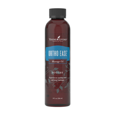 Ortho Ease Massage-Öl- von Young Living, 236ml Flasche mit Etikett, gesunde Muskelentspannung, freigestellt auf Weiß