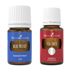 Öleset der ätherische Premium-Öle von Young Living Blue Refiel und Teebaum, 2 je 5ml Flaschen mit Etikett, freigestellt Öleset der ätherische Premium-Öle von Young Living Blue Refiel und Teebaum, 2 je 5ml Flaschen mit Etikett, freigestellt