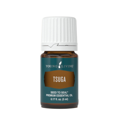 Ätherisches Premium Öl Hemlocktanne (Tsuga) von Young Living, 5ml Braunglasflasche mit Tropfverschluss und Etikett, freigestellt