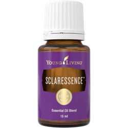 Ätherisches Premium Öl "SclarEssence" von Young Living, 5ml Braunglasflasche mit Tropfverschluss und Etikett, freigestellt
