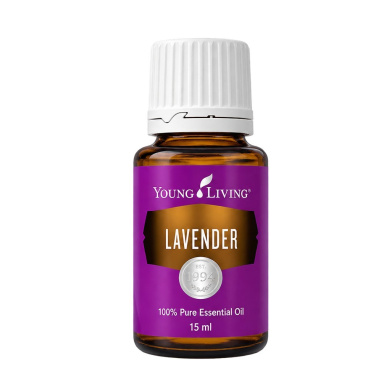 Ätherisches Öl Lavendel von Young Living, Produktflasche mit weißem Etikett, freigestellt vor weissem Hintergrund