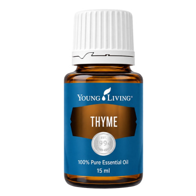 Ätherisches Öl Thymian von Young Living, freigestellt vor weissem Hintergrund