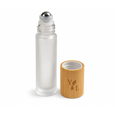 10ml Roll-On Flasche für ätherische Öle von Young Living, offen, Farbe : Mattglas, mit Holzdeckel, freigestellt